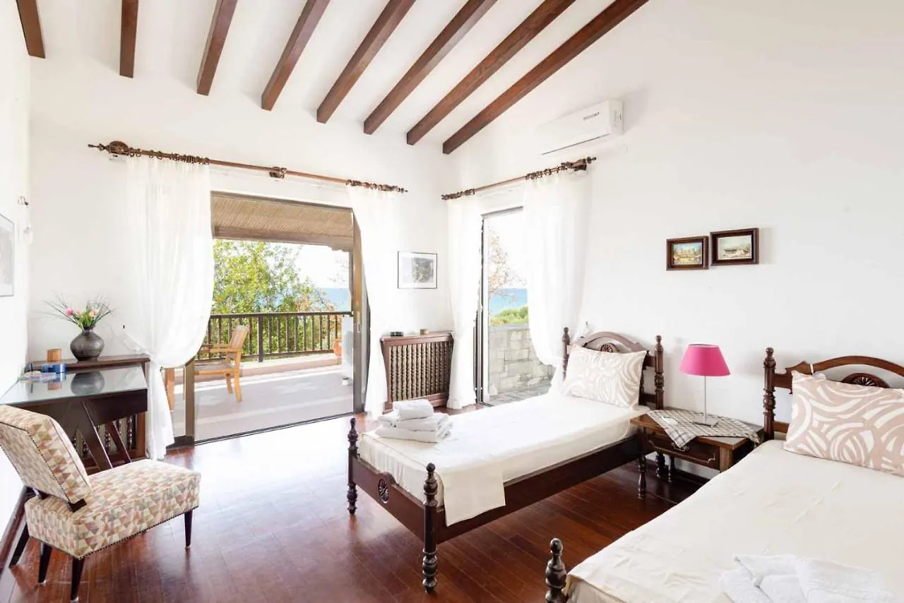 Malt Beachfront Villa Mola Kalyva