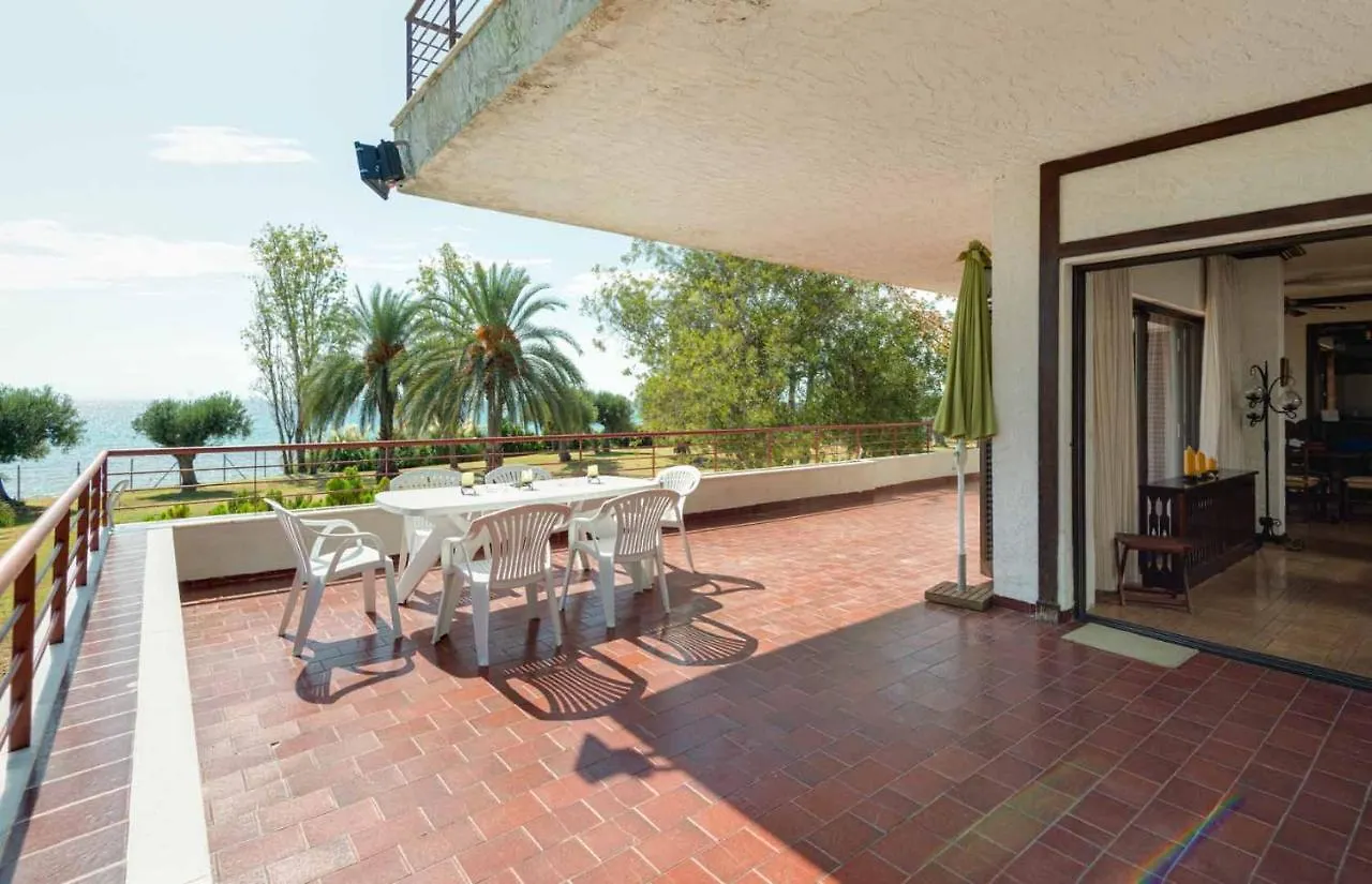 Malt Beachfront Villa Mola Kalyva Grèce