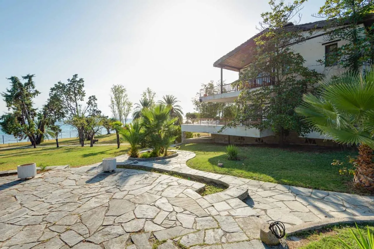 Malt Beachfront Villa Mola Kalyva