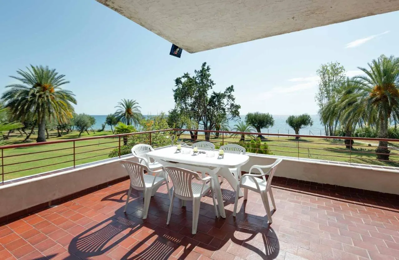 Malt Beachfront Villa Mola Kalyva